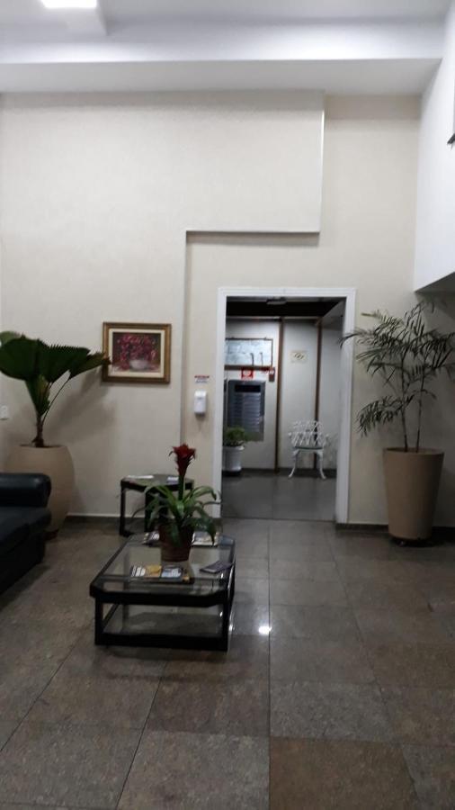 Ótimo apto em Pitangueiras à uma quadra da praia c/ 2 vagas e ar condicionado. Guarujá Exterior foto