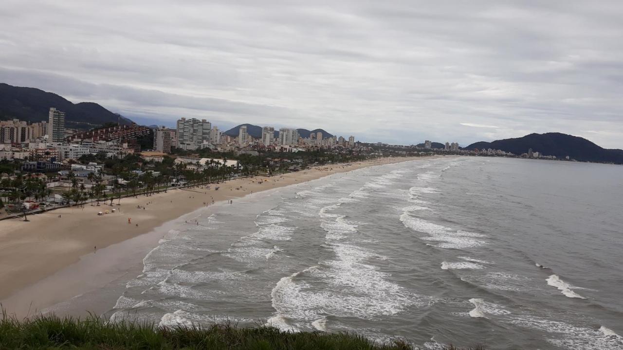 Ótimo apto em Pitangueiras à uma quadra da praia c/ 2 vagas e ar condicionado. Guarujá Exterior foto
